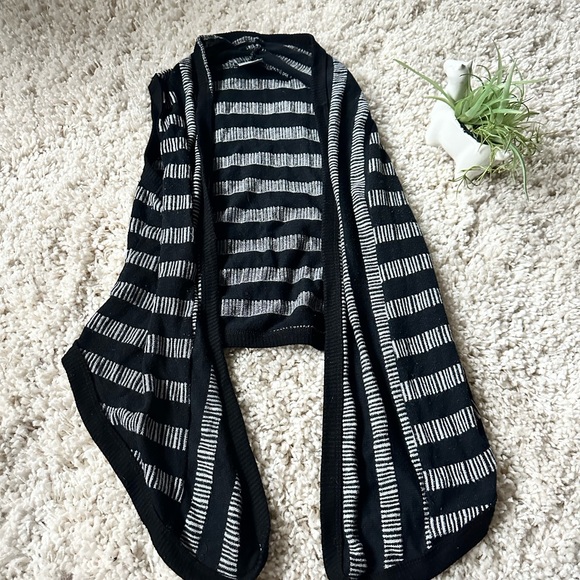 Daytrip Tops - Day trip y2k 2000s vintage striped belly shirt, crop top, trendy cardiga…